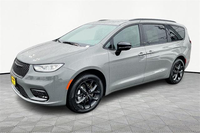 new 2025 Chrysler Pacifica car, priced at $52,535