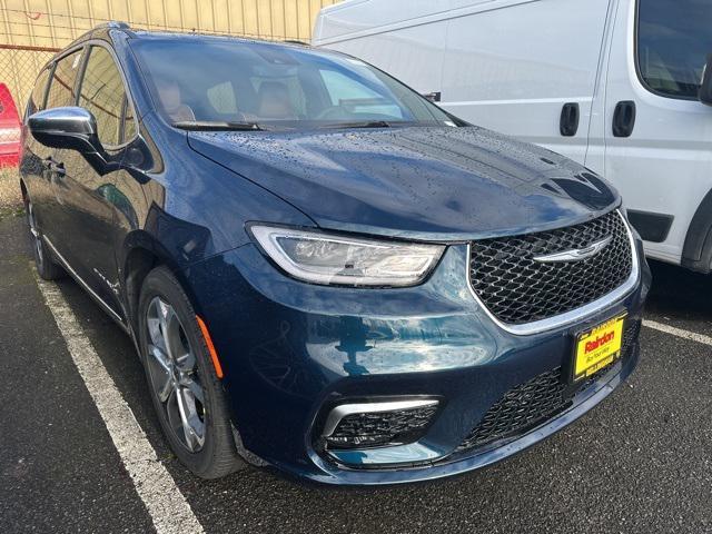 new 2025 Chrysler Pacifica car, priced at $54,120