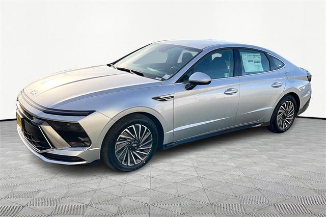 new 2025 Hyundai Sonata Hybrid car, priced at $32,855