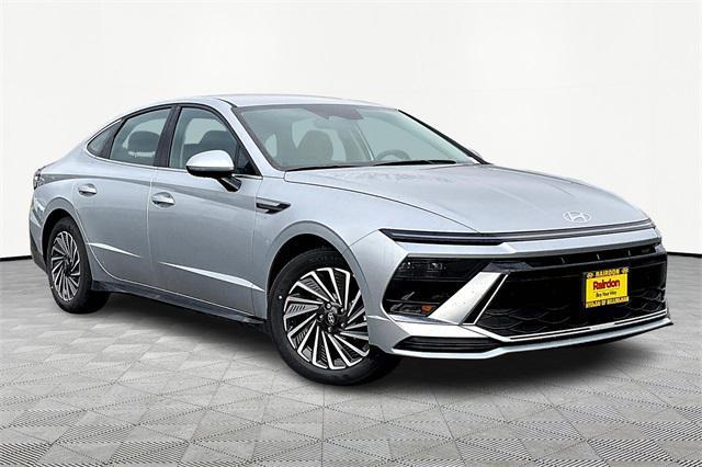 new 2025 Hyundai Sonata Hybrid car, priced at $32,855