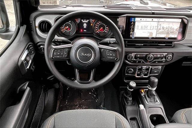 new 2025 Jeep Gladiator car, priced at $43,680