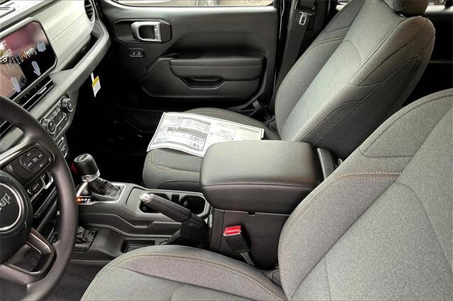 new 2025 Jeep Gladiator car, priced at $43,680