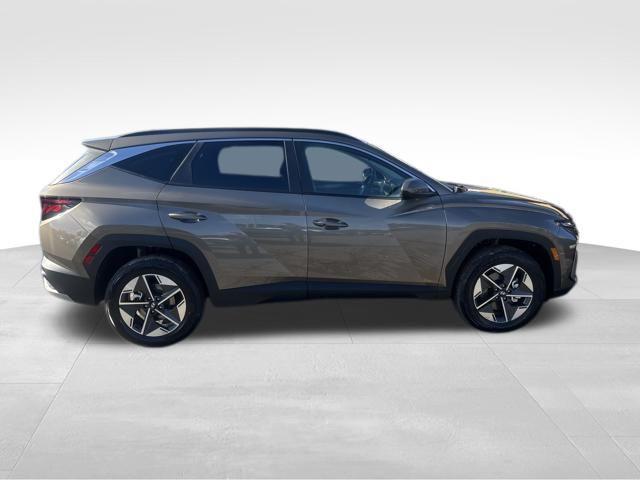 new 2026 Hyundai TUCSON Hybrid car, priced at $33,100