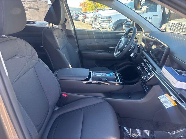 new 2026 Hyundai TUCSON Hybrid car, priced at $33,100