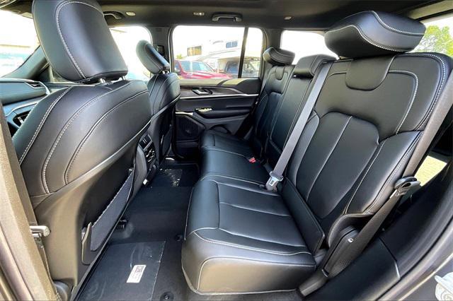 new 2025 Jeep Grand Cherokee car, priced at $46,396