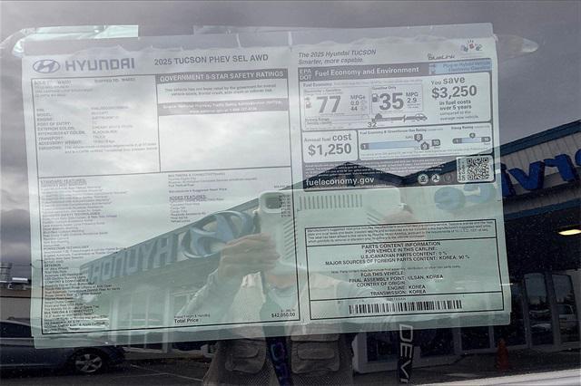 new 2025 Hyundai TUCSON Plug-In Hybrid car