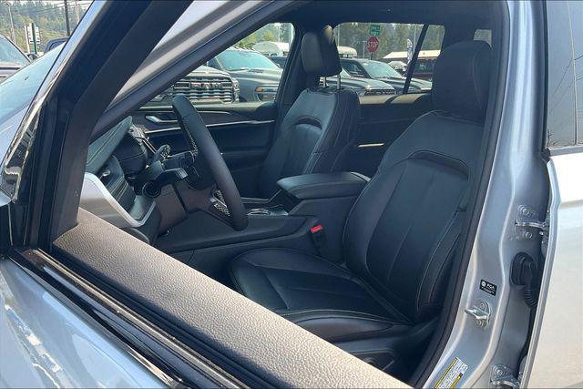 new 2025 Jeep Grand Cherokee car, priced at $50,385