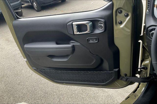 new 2025 Jeep Wrangler car, priced at $45,850