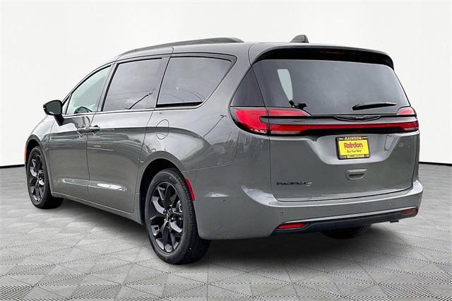 new 2024 Chrysler Pacifica car, priced at $43,830