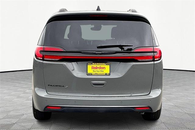 new 2024 Chrysler Pacifica car, priced at $43,830