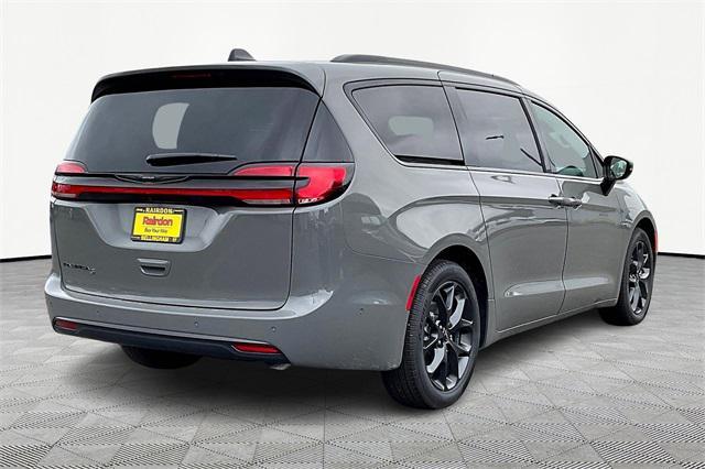 new 2024 Chrysler Pacifica car, priced at $43,830