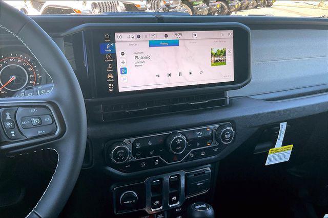 new 2025 Jeep Wrangler car, priced at $46,485