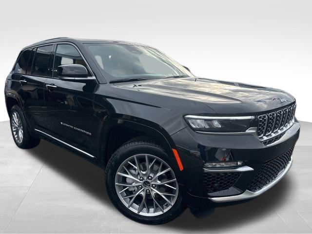 new 2025 Jeep Grand Cherokee car, priced at $58,900
