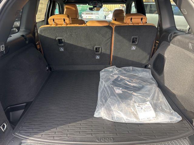 new 2025 Jeep Grand Cherokee car, priced at $58,900