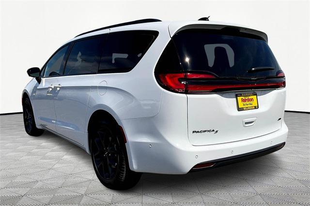 new 2024 Chrysler Pacifica car, priced at $44,835