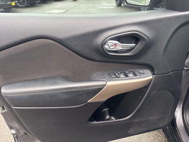 used 2018 Jeep Cherokee car, priced at $9,401