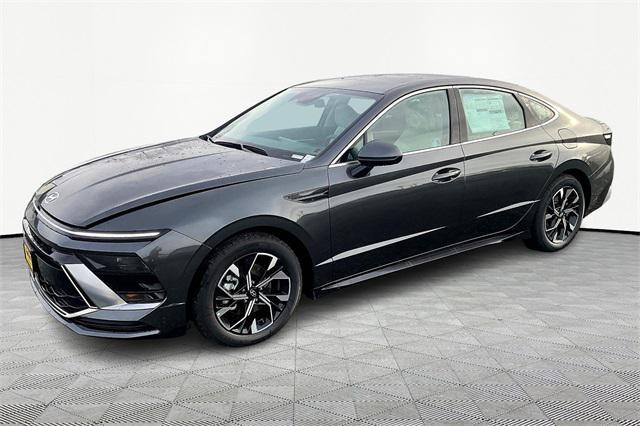 new 2025 Hyundai Sonata car, priced at $30,895