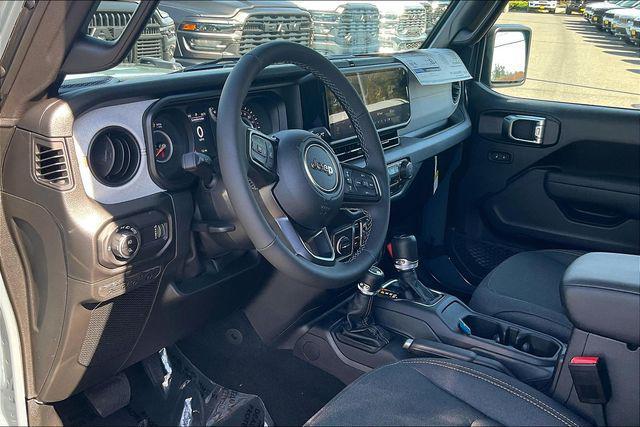 new 2025 Jeep Gladiator car, priced at $44,600