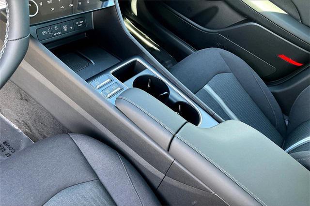 new 2025 Hyundai Sonata Hybrid car, priced at $31,748