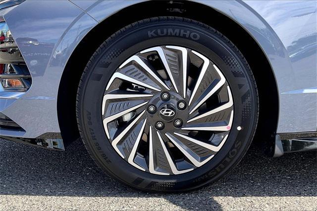new 2025 Hyundai Sonata Hybrid car, priced at $31,748