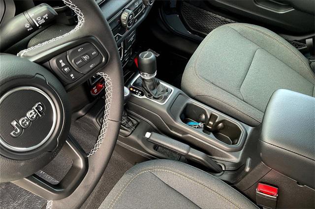 new 2025 Jeep Gladiator car, priced at $45,911