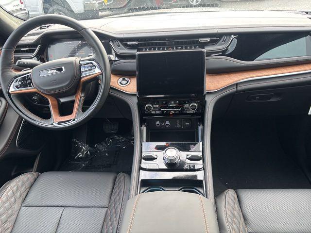 new 2025 Jeep Grand Cherokee L car, priced at $66,035