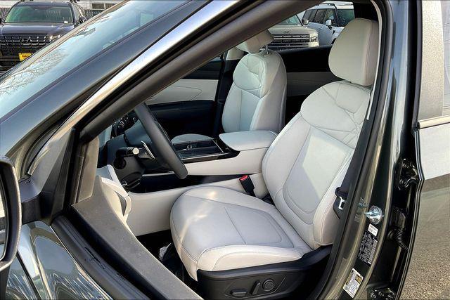 new 2025 Hyundai TUCSON Hybrid car, priced at $28,400