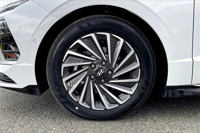 new 2025 Hyundai Sonata Hybrid car, priced at $39,188