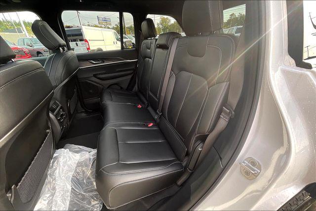 new 2025 Jeep Grand Cherokee car, priced at $47,165