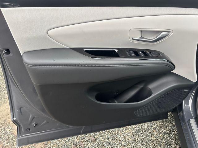 new 2026 Hyundai TUCSON Hybrid car, priced at $40,275