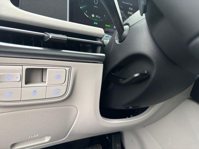 new 2026 Hyundai TUCSON Hybrid car, priced at $40,275