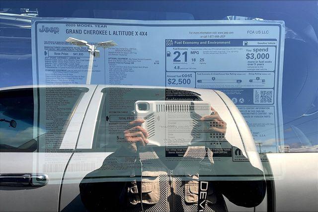 new 2025 Jeep Grand Cherokee L car, priced at $46,225