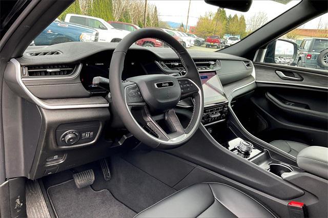 new 2025 Jeep Grand Cherokee car, priced at $49,921
