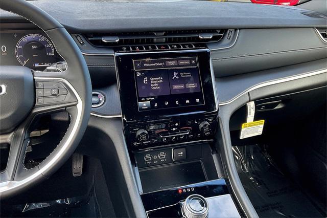 new 2025 Jeep Grand Cherokee car, priced at $45,670