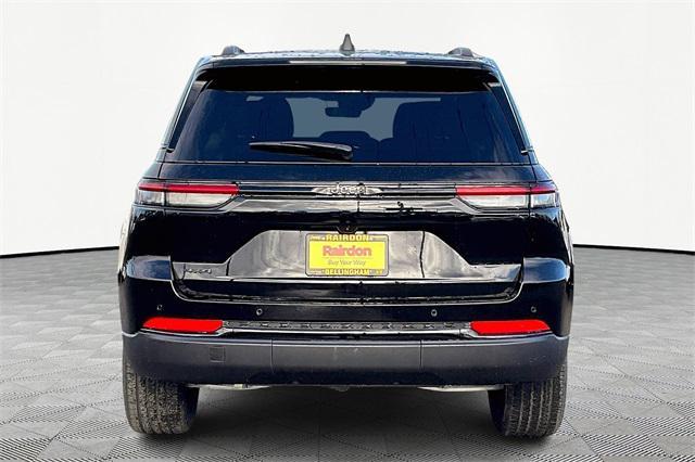 new 2025 Jeep Grand Cherokee car, priced at $45,670