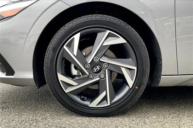 new 2025 Hyundai Elantra car, priced at $30,370