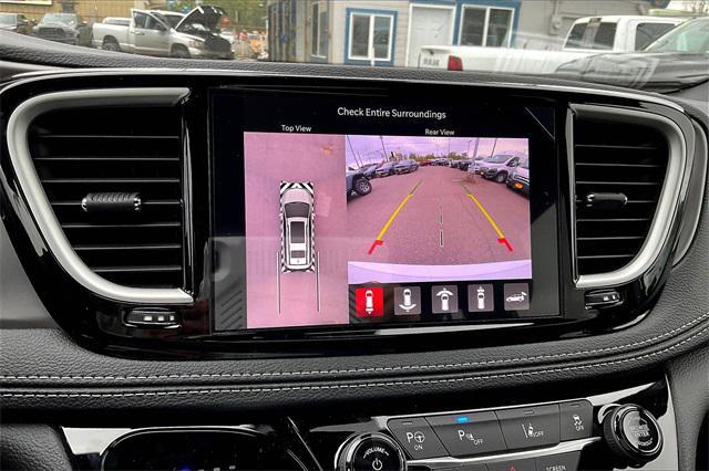 new 2025 Chrysler Pacifica Hybrid car, priced at $48,581