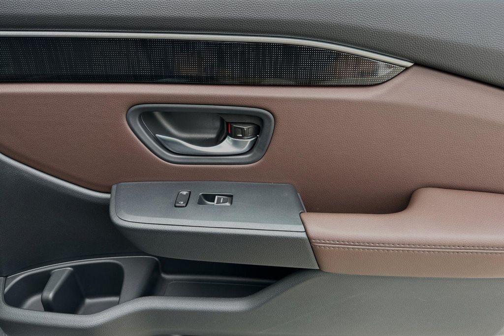 new 2025 Honda Pilot car, priced at $55,305