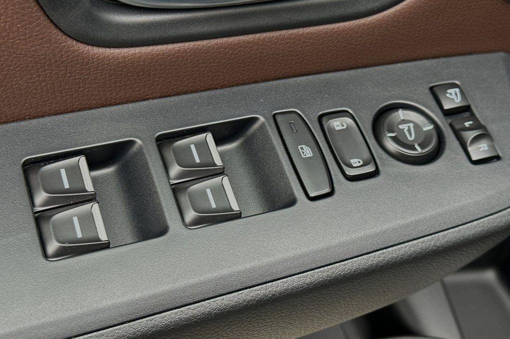 new 2025 Honda Pilot car, priced at $55,305