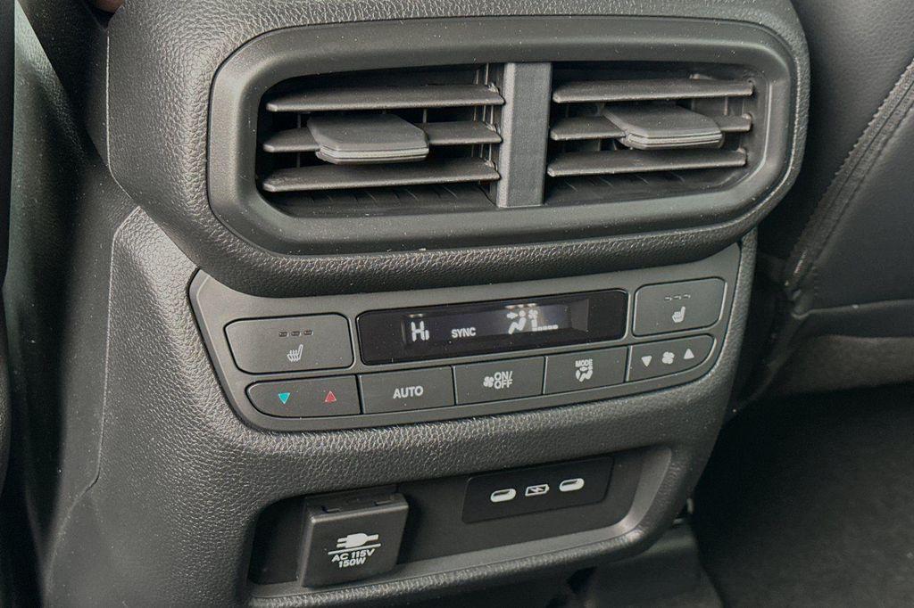 new 2025 Honda Pilot car, priced at $55,305