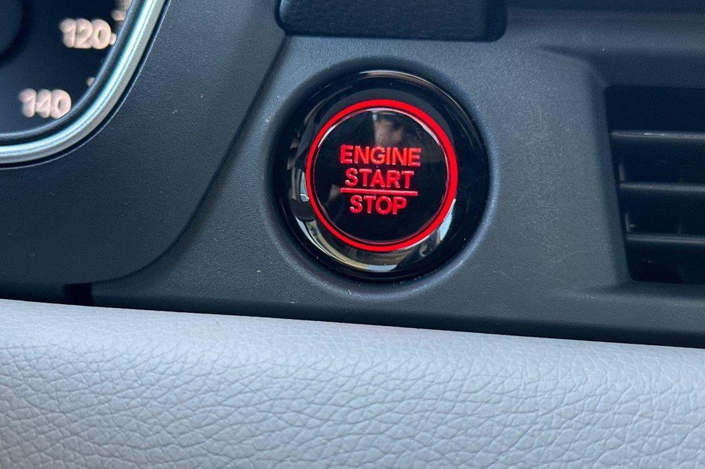 new 2025 Honda Pilot car, priced at $52,995