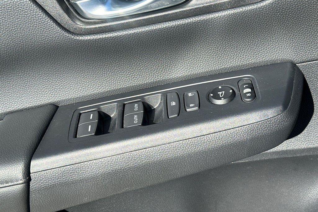 used 2025 Honda CR-V car, priced at $31,999