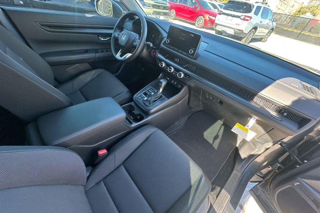 used 2025 Honda CR-V car, priced at $31,999