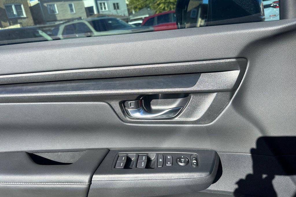 used 2025 Honda CR-V car, priced at $31,999