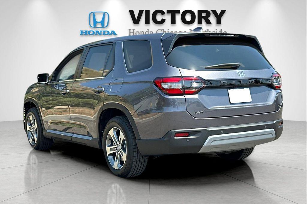 new 2025 Honda Pilot car, priced at $47,825