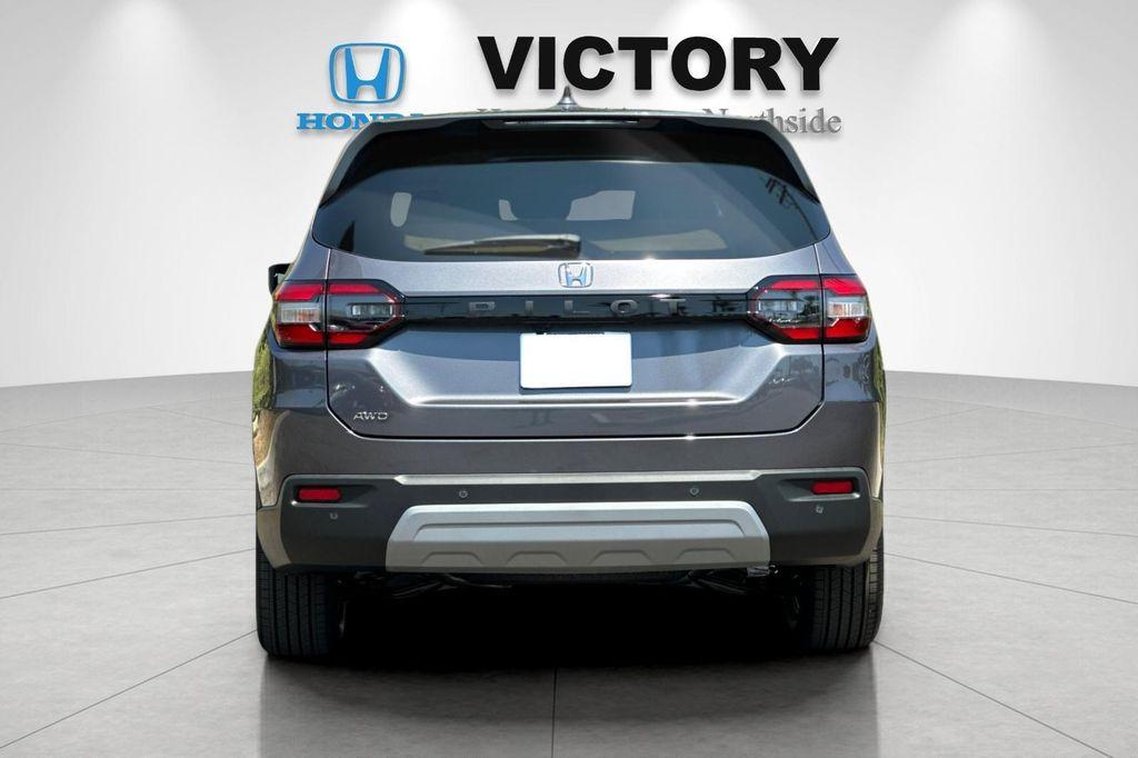 new 2025 Honda Pilot car, priced at $47,825