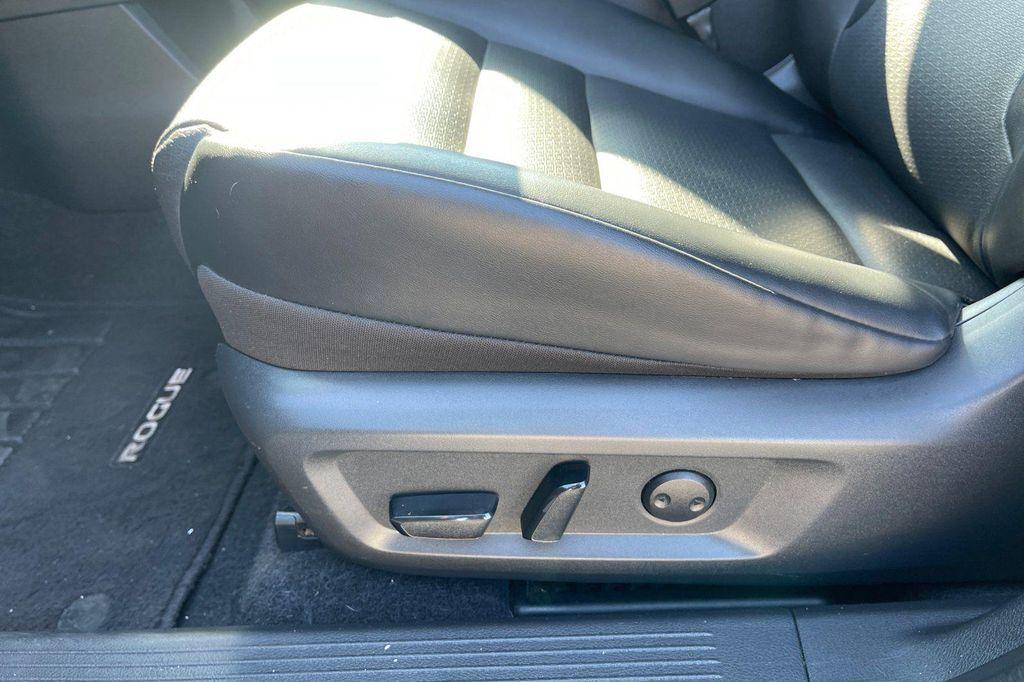 used 2022 Nissan Rogue car, priced at $18,099