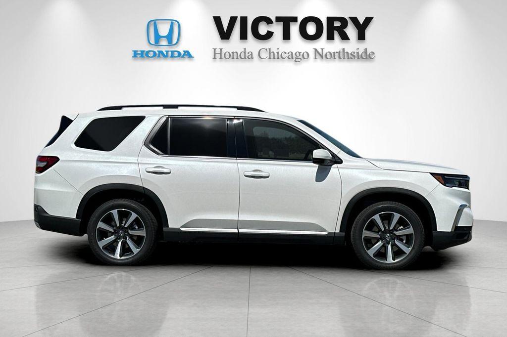 new 2025 Honda Pilot car, priced at $55,030