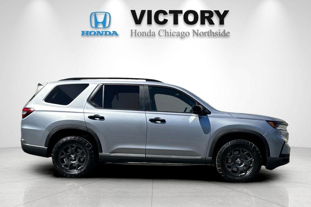 new 2025 Honda Pilot car, priced at $51,375