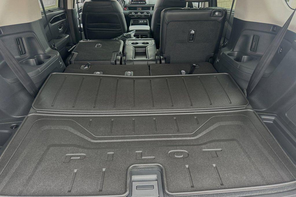 new 2025 Honda Pilot car, priced at $54,575
